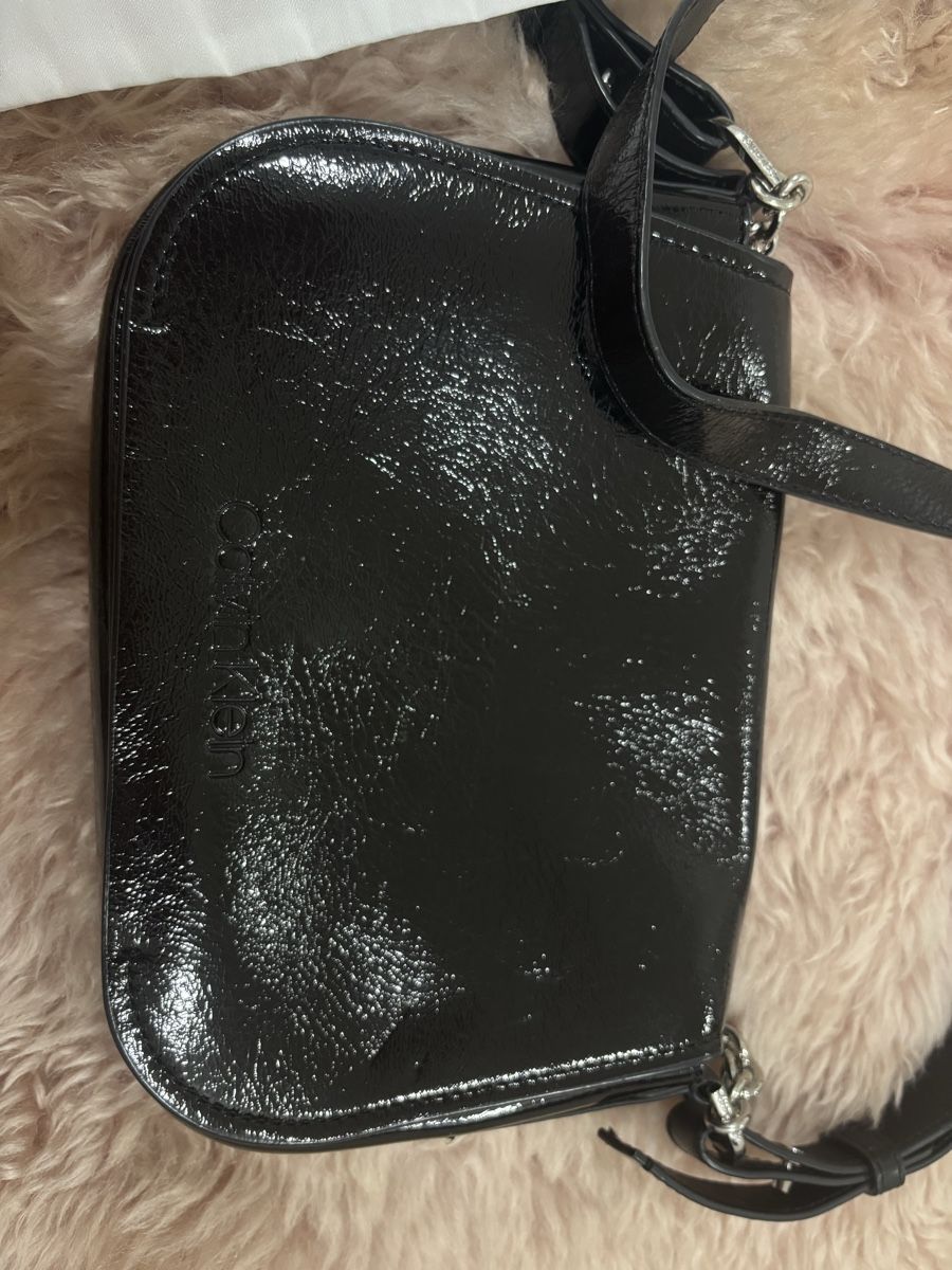 Calvin Klein Borse da donna: Calvin Klein Tasche Lackleder Schwarz mit Staubbeutel – Usato da Tann venduto da Dina.q 4