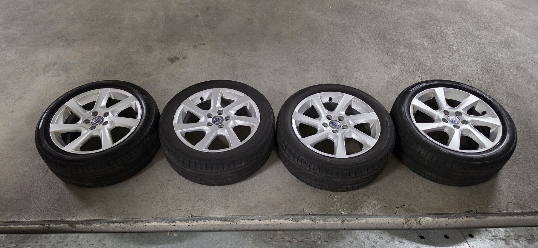 Pneus & Roues: Volvo Original Radsatz "Pandora" – D'occasion à Merligen par SwissMini27