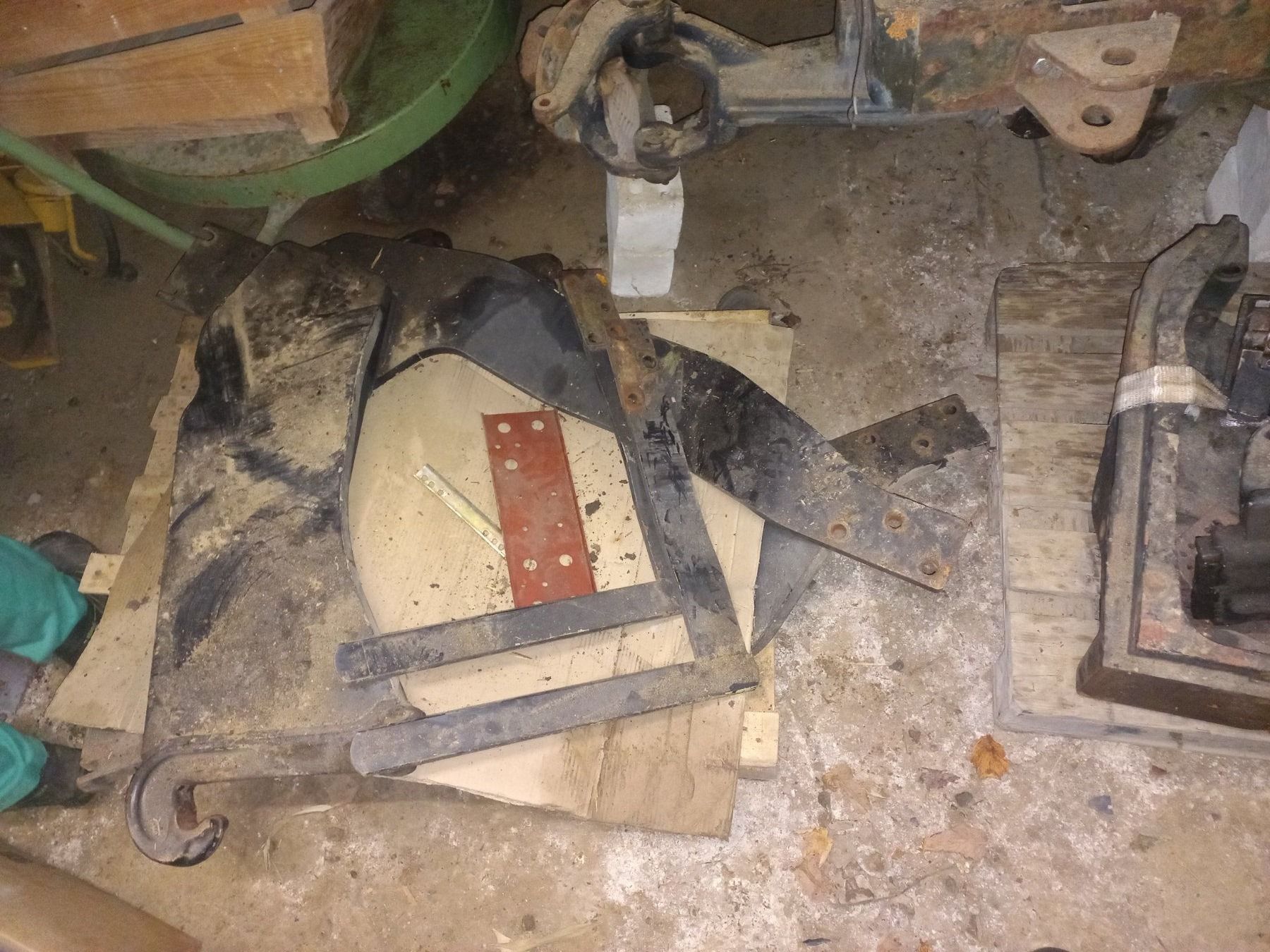 Accessori per altri veicoli: Frontladerkonsole passend zu Deutz – Usato da Buttwil venduto da obelix-idefix 1
