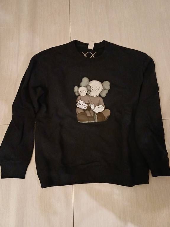 Uniqlo Maglioni & Felpe: Sweet  Kaws X Uniqlo – Usato da Bex venduto da Sakito