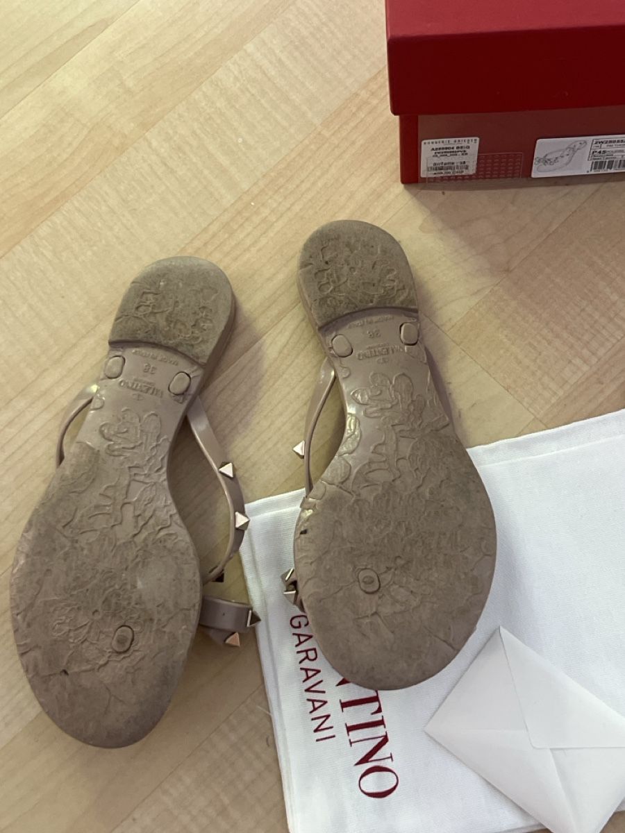Valentino Scarpe da donna: Valentino Rockstud sandals  – Usato da Rüschlikon venduto da La_Mode 1