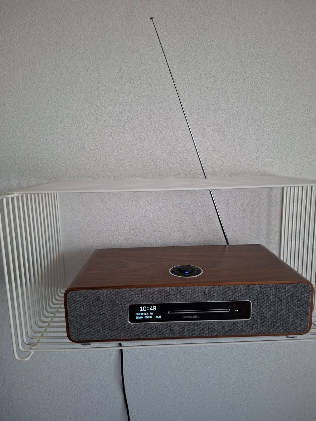 Ruark Radio: Ruark Audio R5 DAB+, Internetradio,Bluetooth,WLAN, CD-Player – Nuovo e nell'imballaggio originale da Männedorf venduto da Olivenbaum26 1