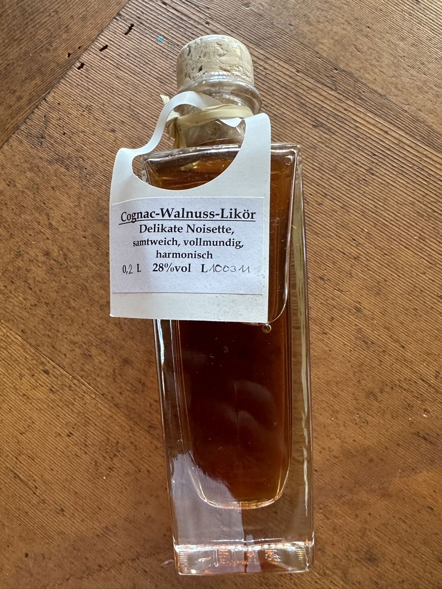 Bevande alcoliche: Cognac-Walnuss-Likör – Usato da Hombrechtikon venduto da movoko01