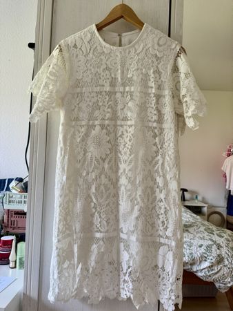 Nosbyn lace dress
