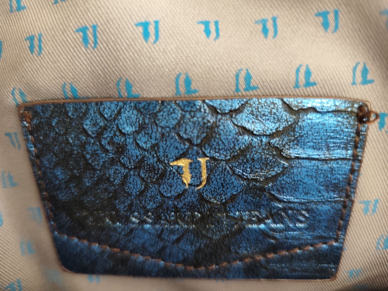 Trussardi Borse da donna: Zwei Trussardi Crossbodys – Nuovo (secondo la descrizione) da Zuckenriet venduto da bm2_88l9 2