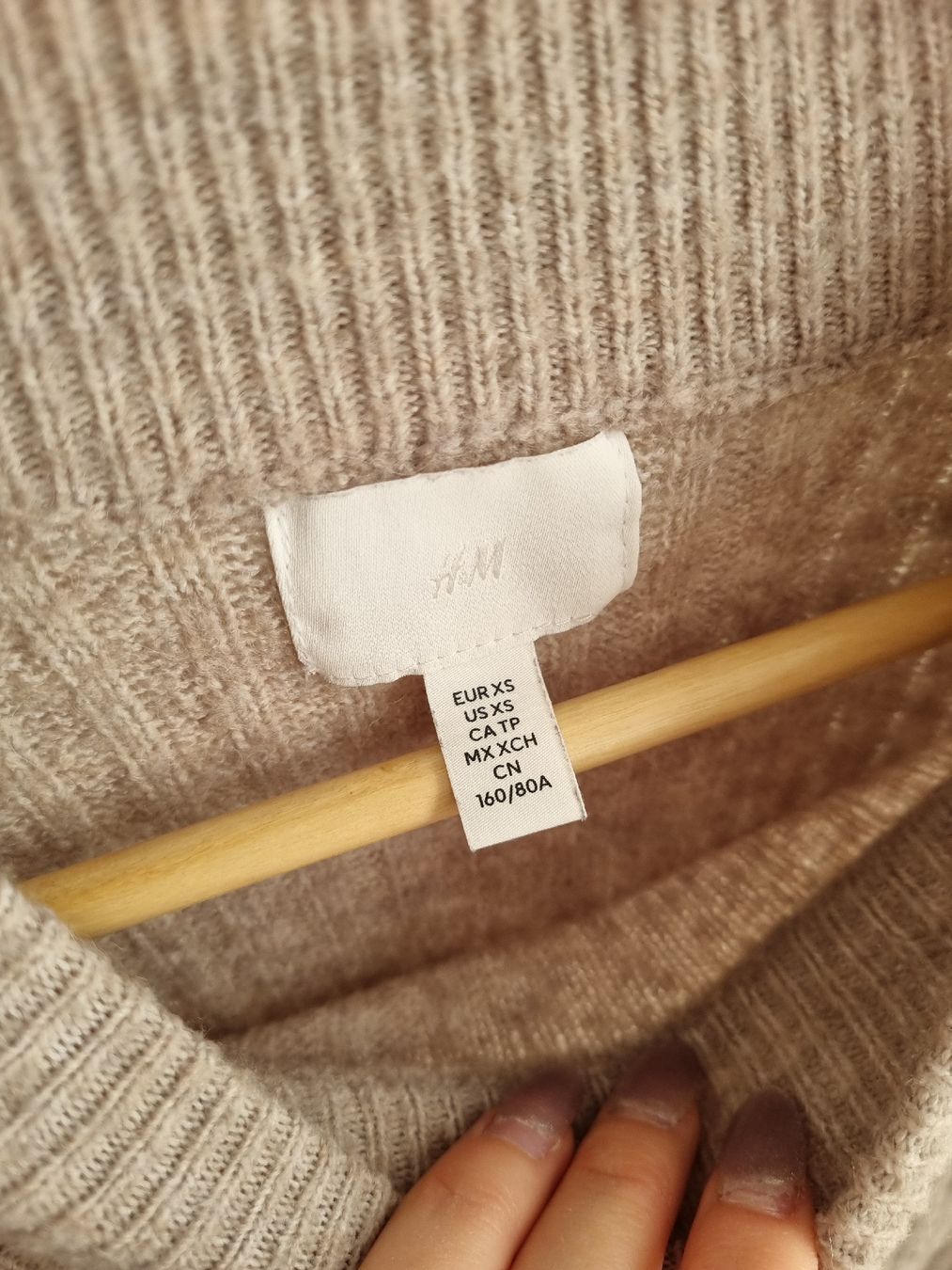 H&M Maglioni & Felpe: H&M Beige Turtleneck Pullover – Nuovo (secondo la descrizione) da Aigle venduto da Smagbrelle18 7
