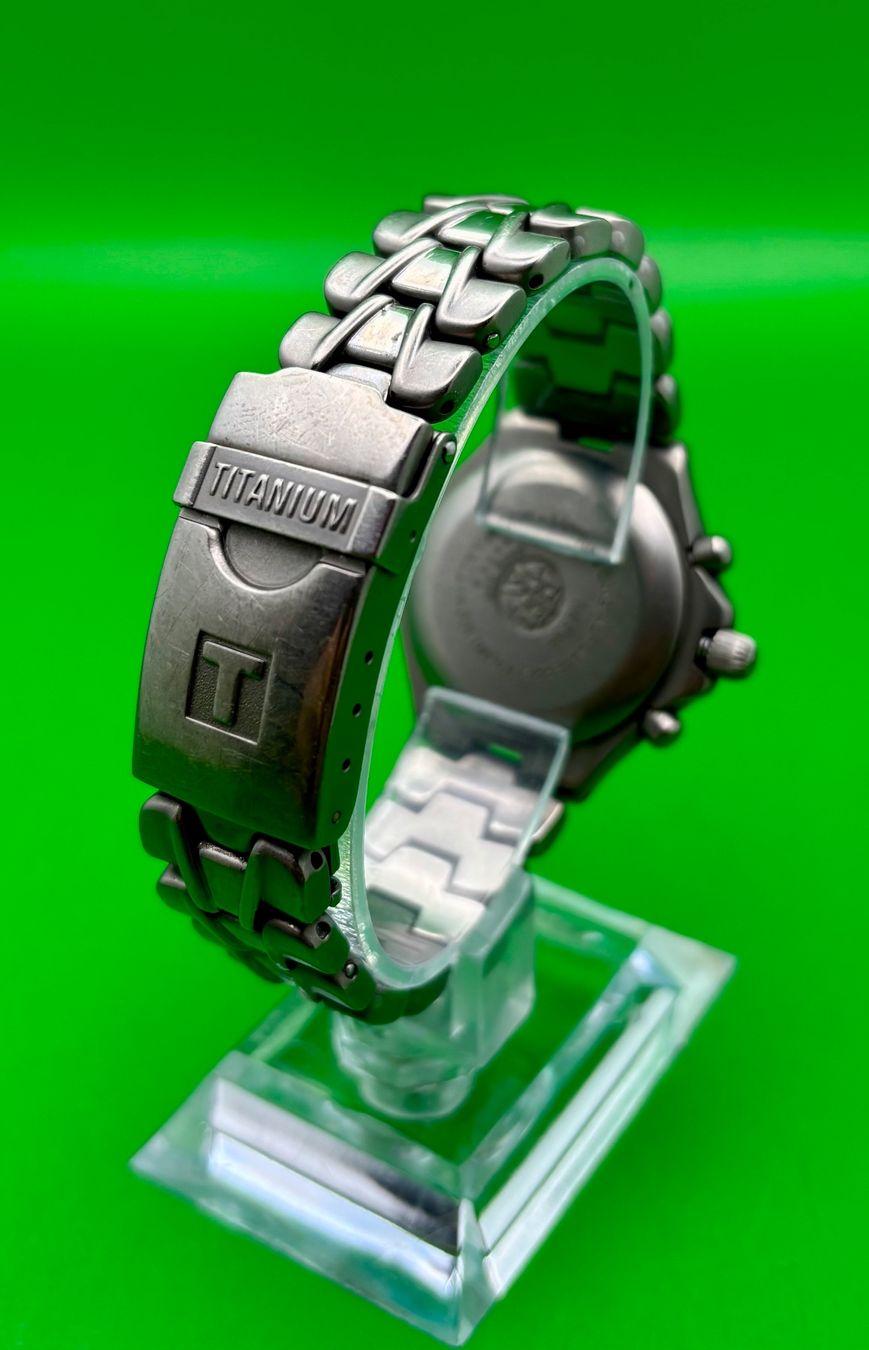 Tissot Orologi: TISSOT 1853 CHRONOGRAPHEN TITANIUM 100M/330FT – Usato da Rorschach venduto da ZeitWerk.10 8