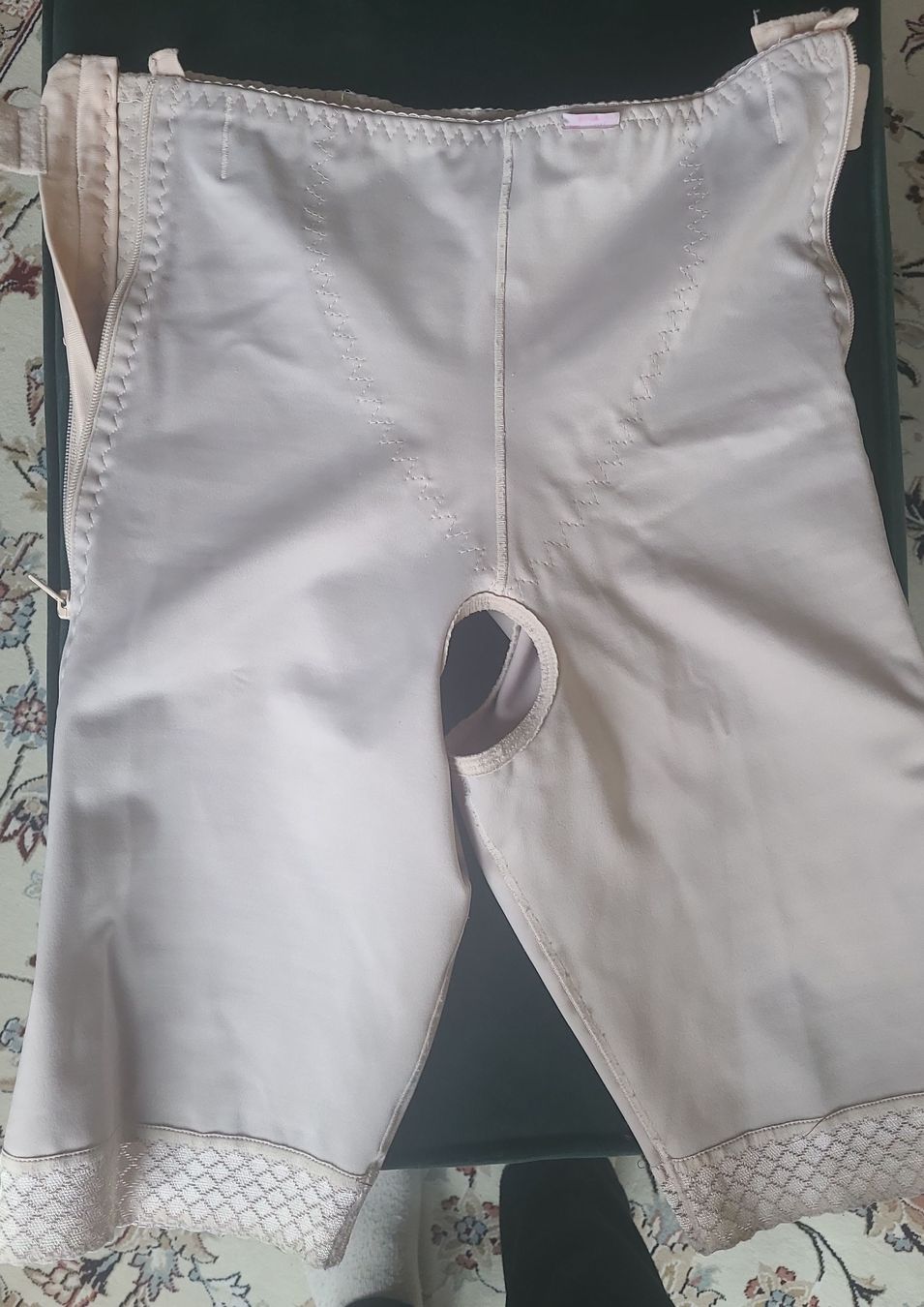 Attrezzature mediche: Gaine de compression Lipoelastic – Usato da Yverdon-les-bains venduto da sma_c6wn