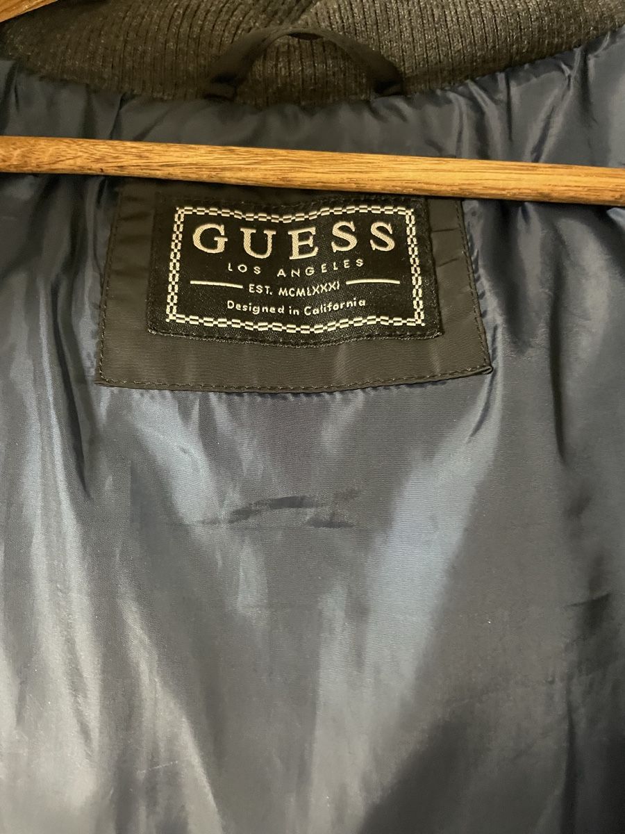 Guess Giacche: Guess Winterjacke mit Pelzkragen – Usato da Zürich venduto da Kawasaki_7 5