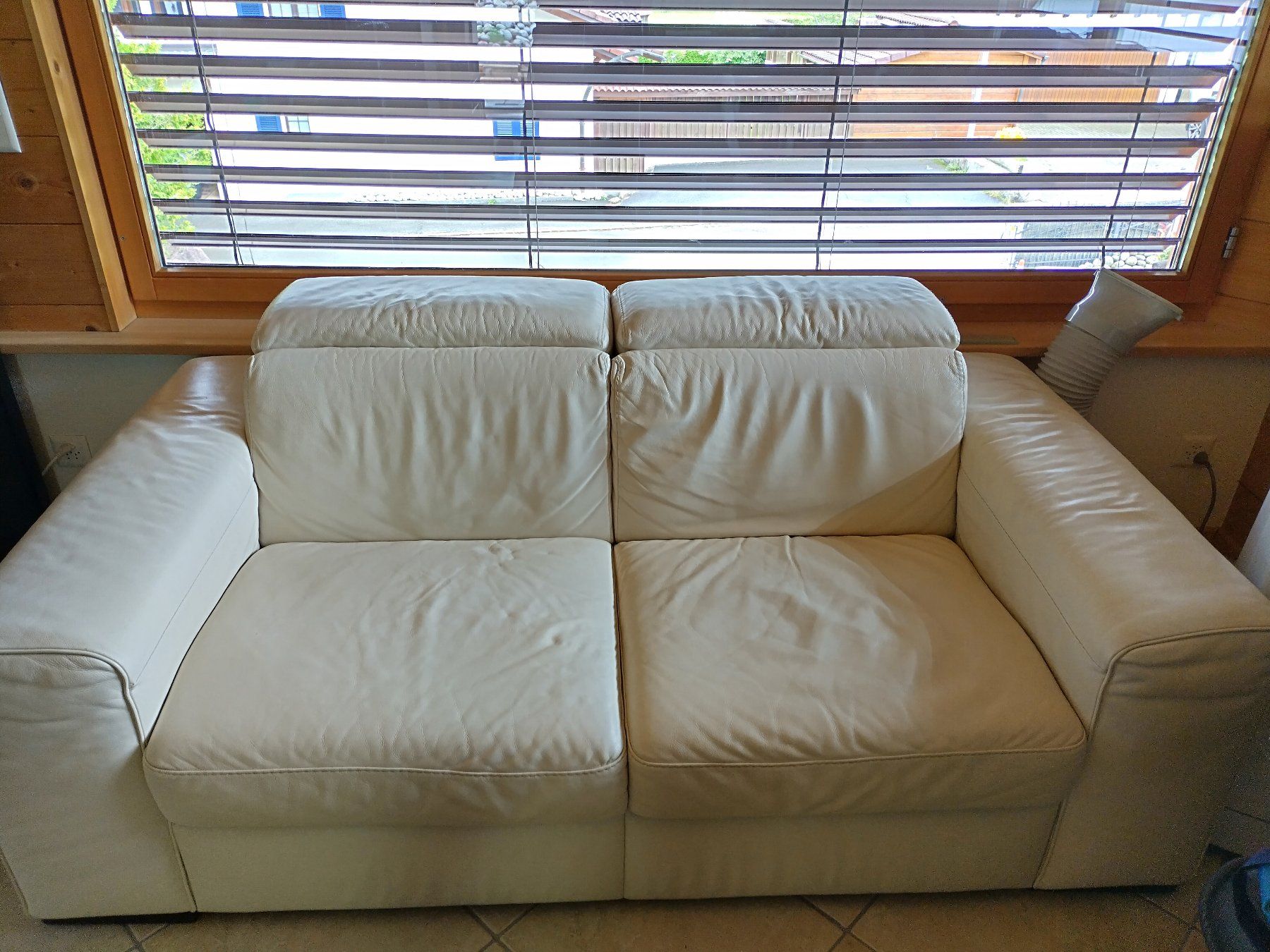 Natuzzi Divani: Weisses Ledersofa Natuzzi – Usato da Gross venduto da eve_m9qj