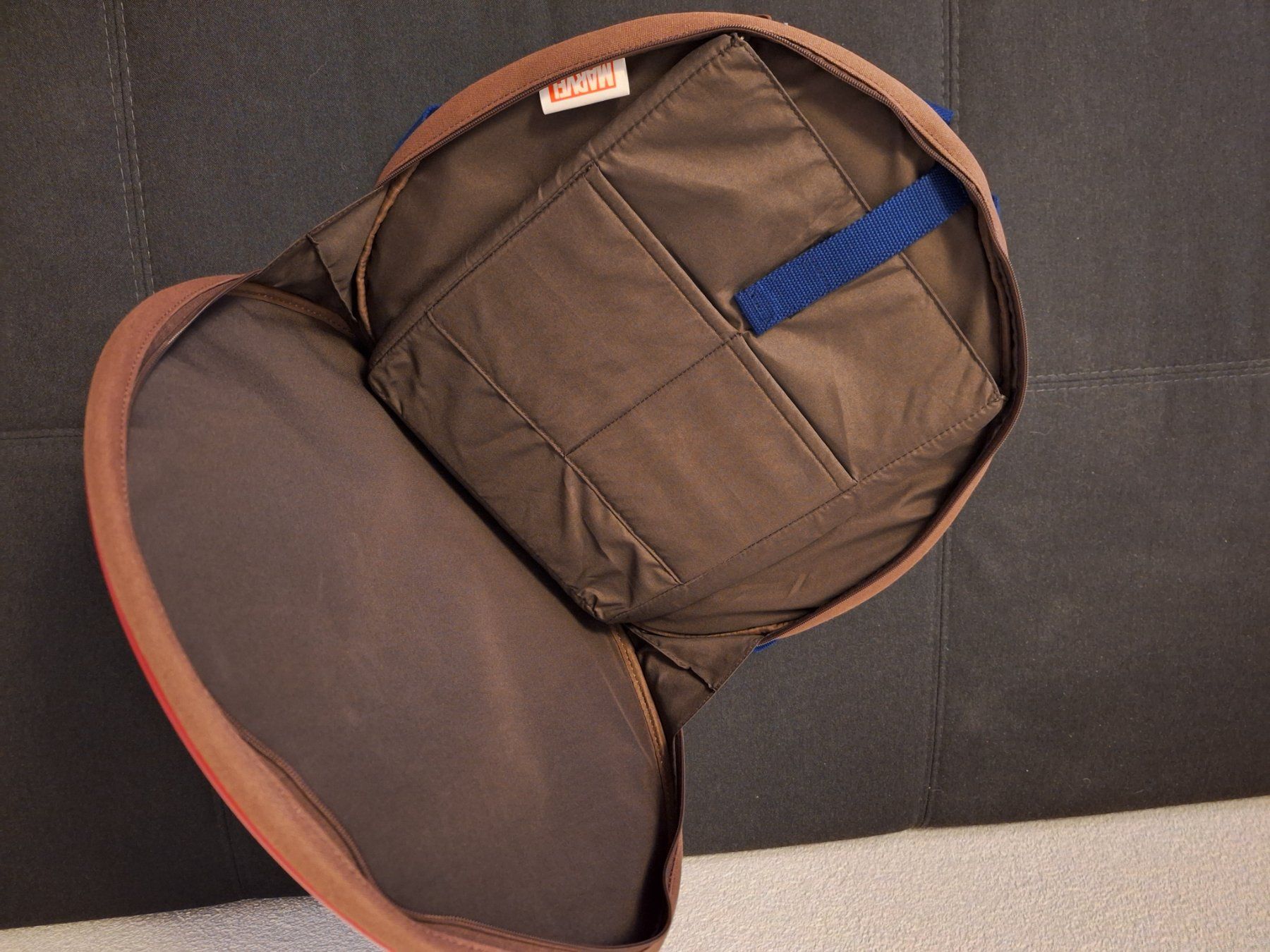 Rucksäcke: Schild Rucksack  Captain America Shield Backpack – Neu und originalverpackt aus Winterthur von Destinatio 3