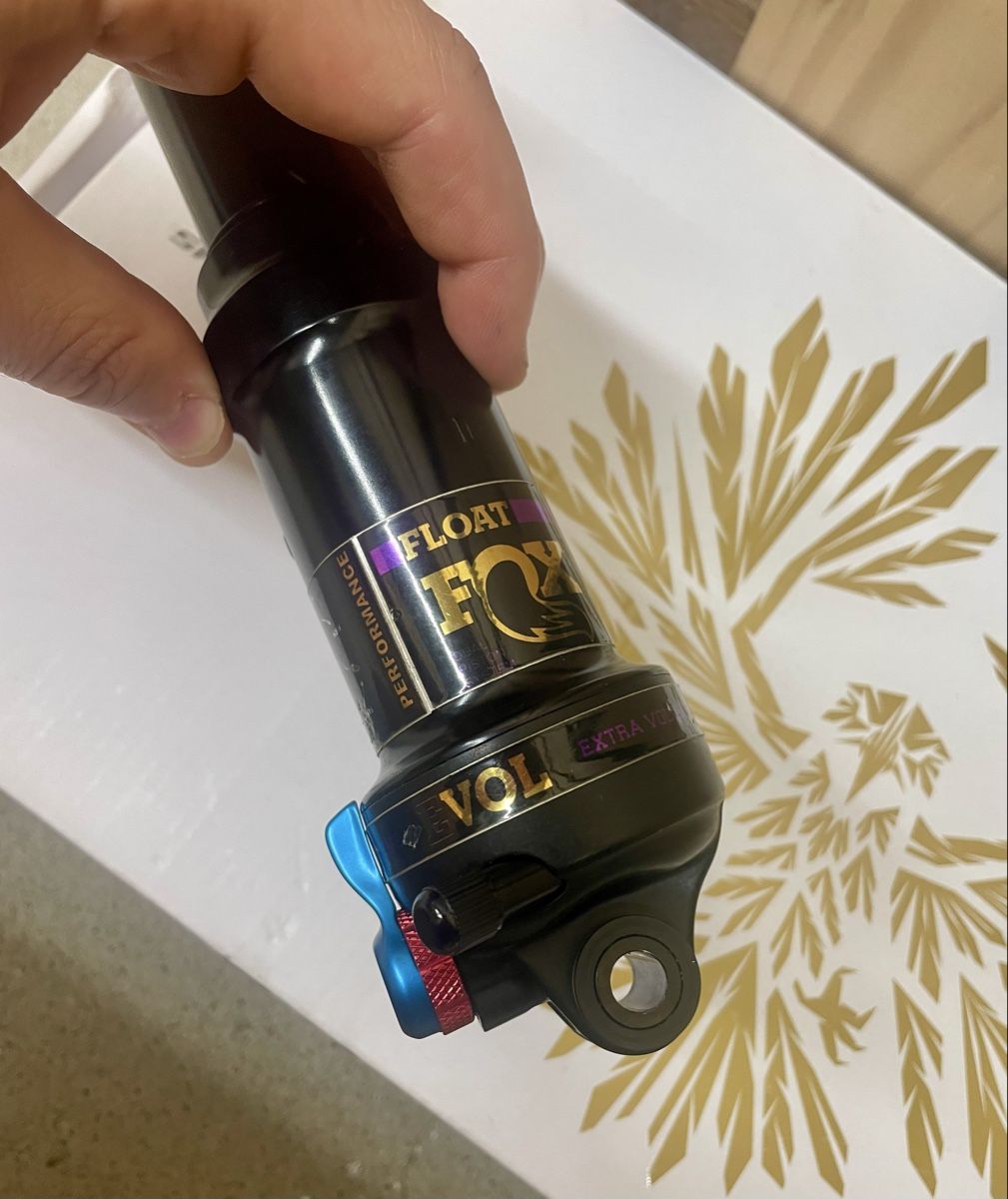 Fox Pezzi di ricambio: FOX FLOAT FACTORY PERFORMANCE EVOL Dämpfer Gold Violett – Usato da Münchwilen TG venduto da Doke_Power7 5