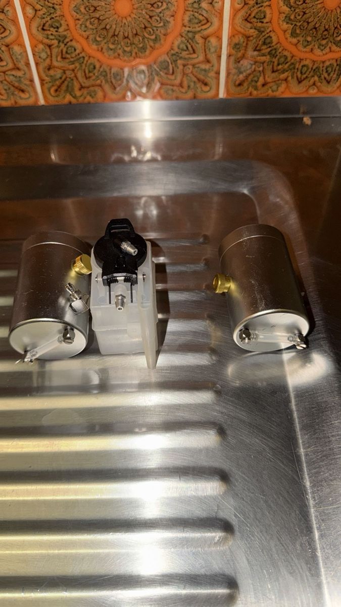 Motori: 4 Stroke 2 Celinder Inline Benzin Motor Wassergekühlt  – Usato da Ostermundigen venduto da sve_b2wl 4