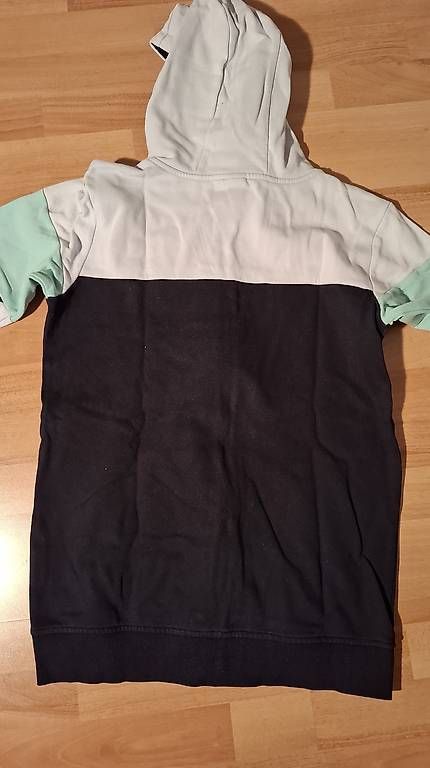 Pullover & Sweatshirts: Sweat zippé streetwear – Gebraucht aus Fleurier von die_gg95 1