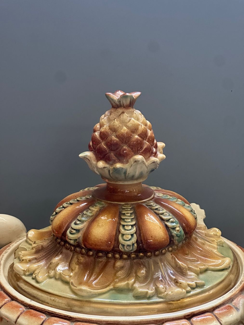Vasen & Gefässe: Prunk-Terrine / Deckelvase – Capodimonte-Stil – Gebraucht aus Otelfingen von Yossi-68 3