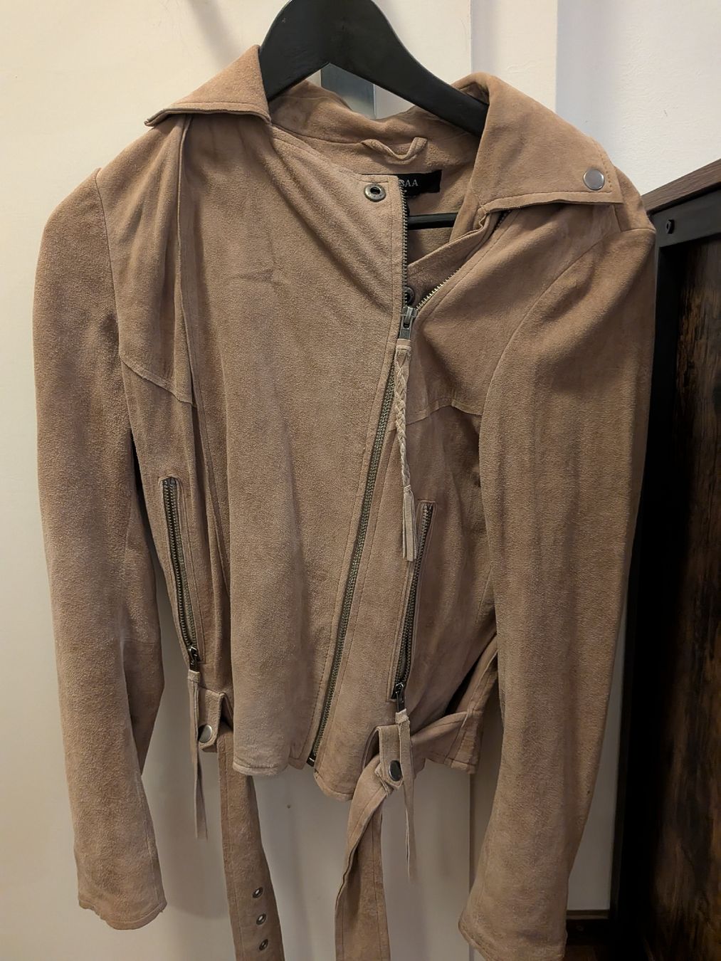 Vestes: muubaa leather jacket Size small – D'occasion à Zürich par Chr_j229 1