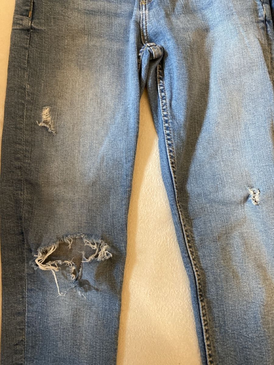 Jeans: 2 Löcher-Jeans blau Gr. 36 – Usato da Langenthal venduto da jessiica_z 3
