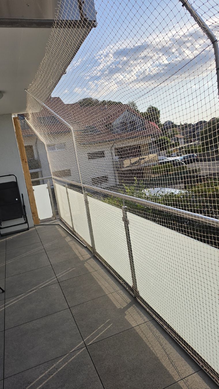 Protections: Filet de protection balcon Chat  – D'occasion à Montricher par Baumbergg 2