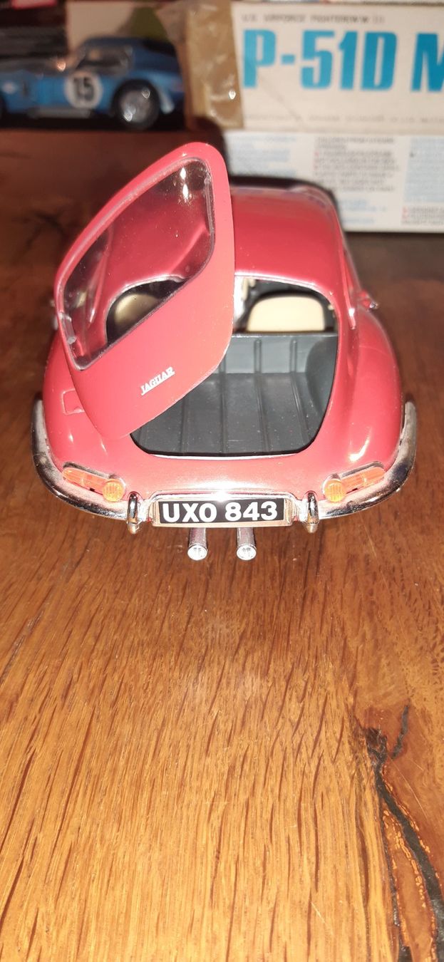 Bburago Modellautos: Jaguar E Coupe 1961 1:18 Burago – Gebraucht aus Fehraltorf von STEMAC01TK 3