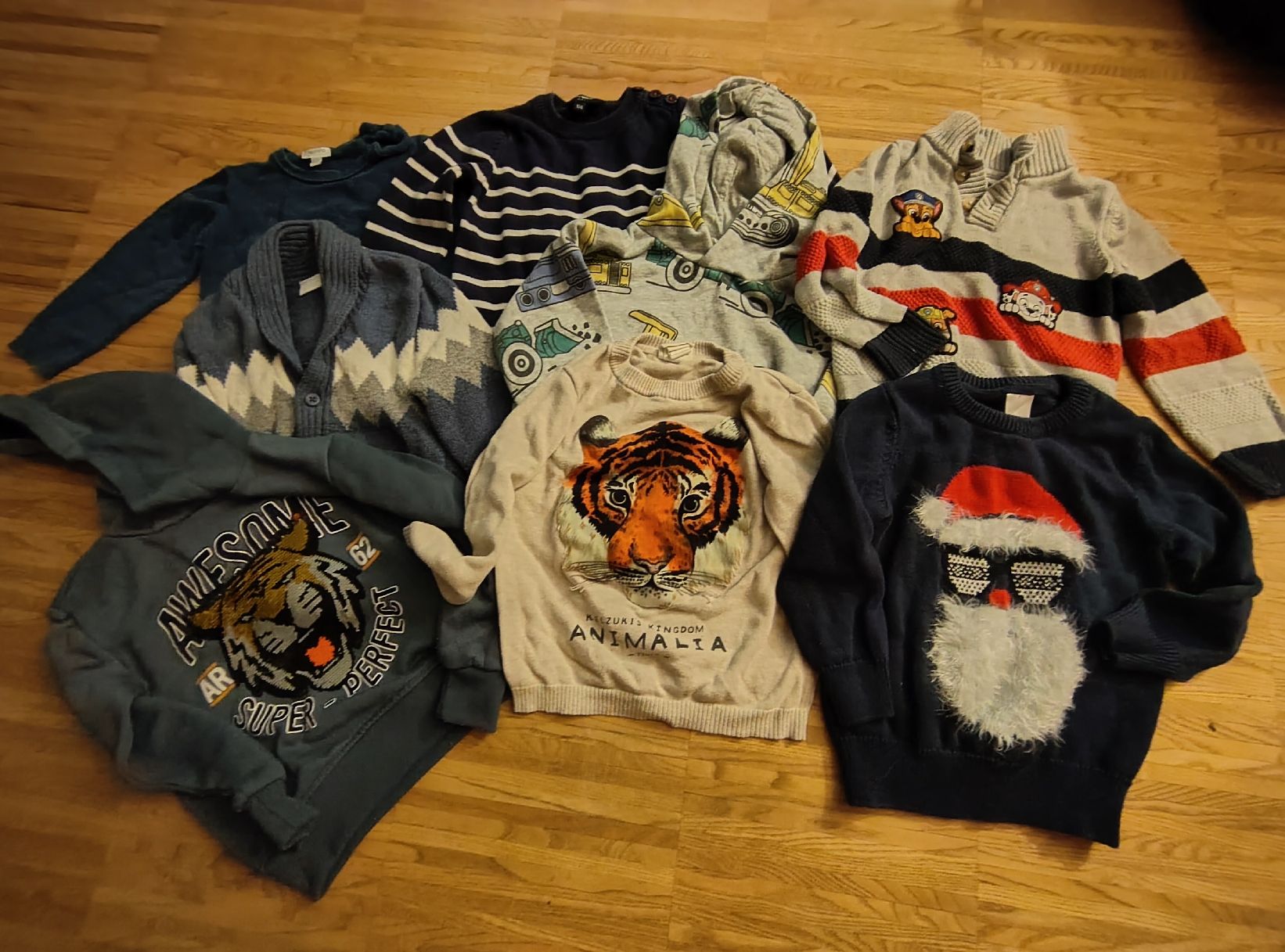 Ensembles coordonnés: Winter-Pullover Set, Gr. 98/104, Top Zustand, 8 Stk. – D'occasion à Pratteln par Malvea