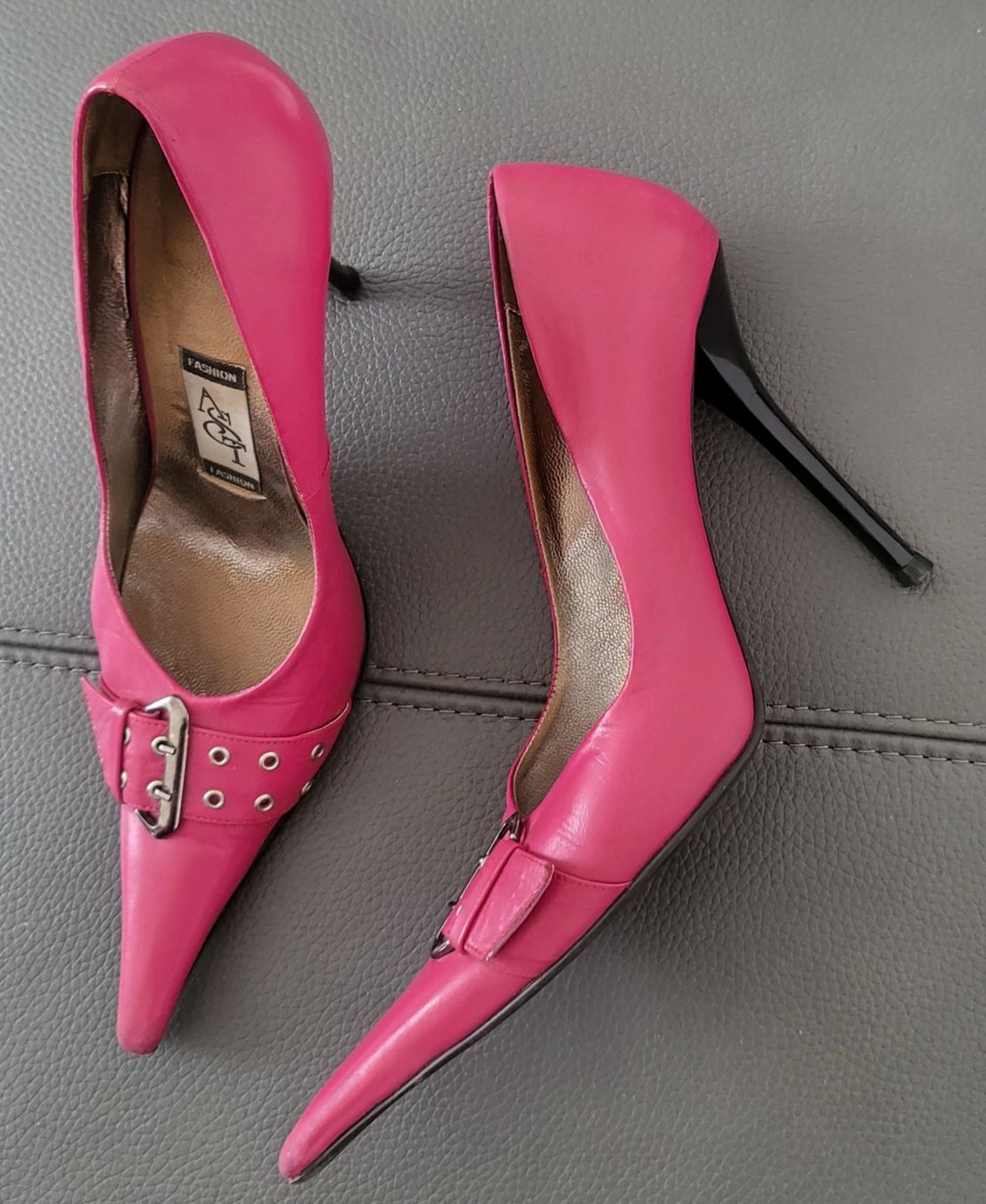 Damenschuhe: Escarpins roses à talons. – Gebraucht aus neuchatel von Polmel 1