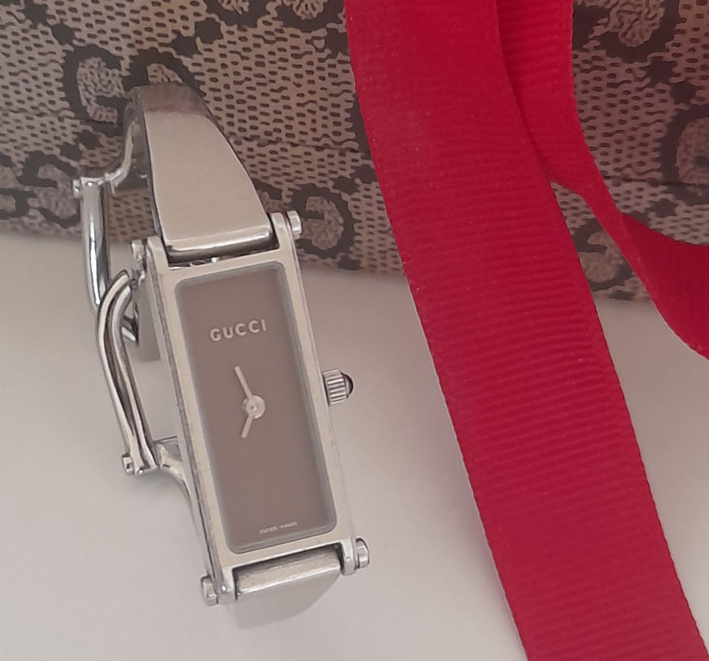 Gucci Orologi: Montre Vintage Gucci  – Usato da Lausanne venduto da Glam-Luxe 2