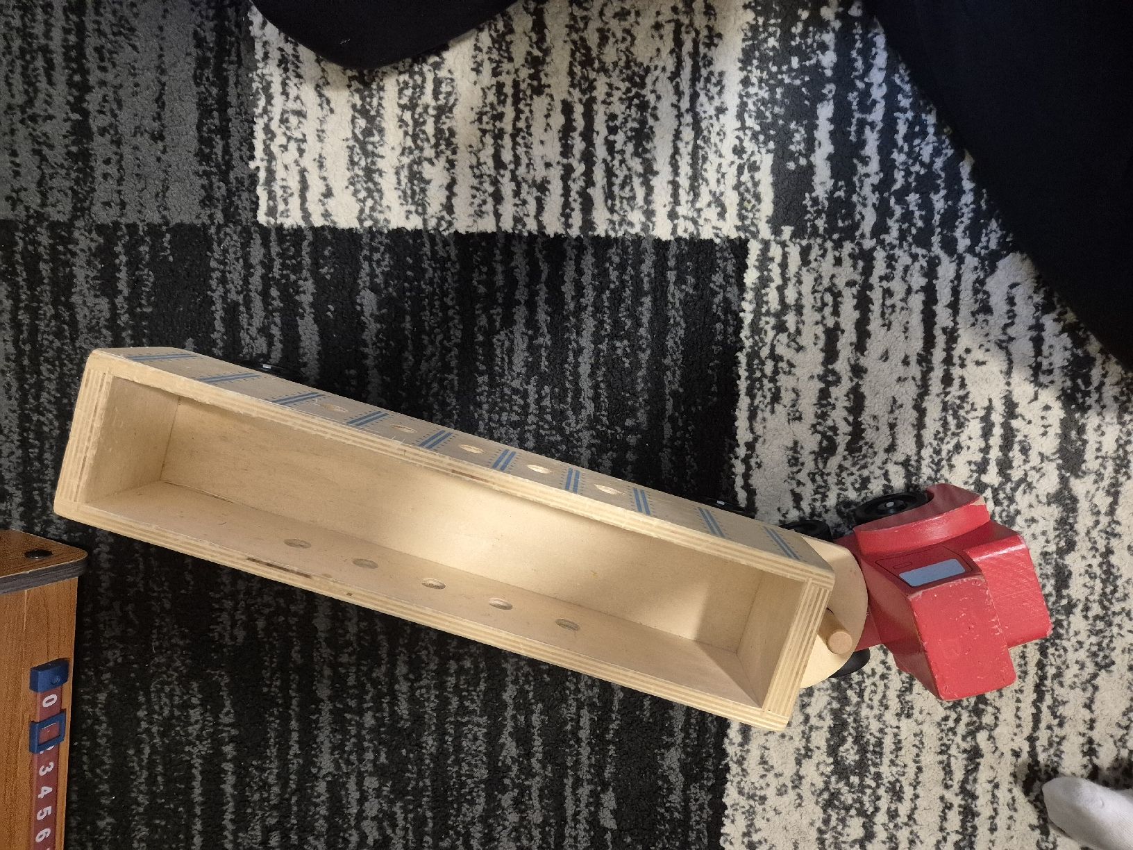 Spielzeuge: Holz-Anhänger / LKW – Gebraucht aus Basel von M2831 2