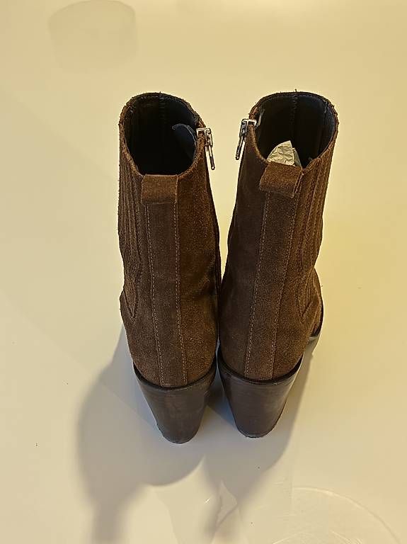 Damenschuhe: Bottines Jonak Paris daim marron  T.36  comme neuves – Gebraucht aus Lausanne von kiom28 2