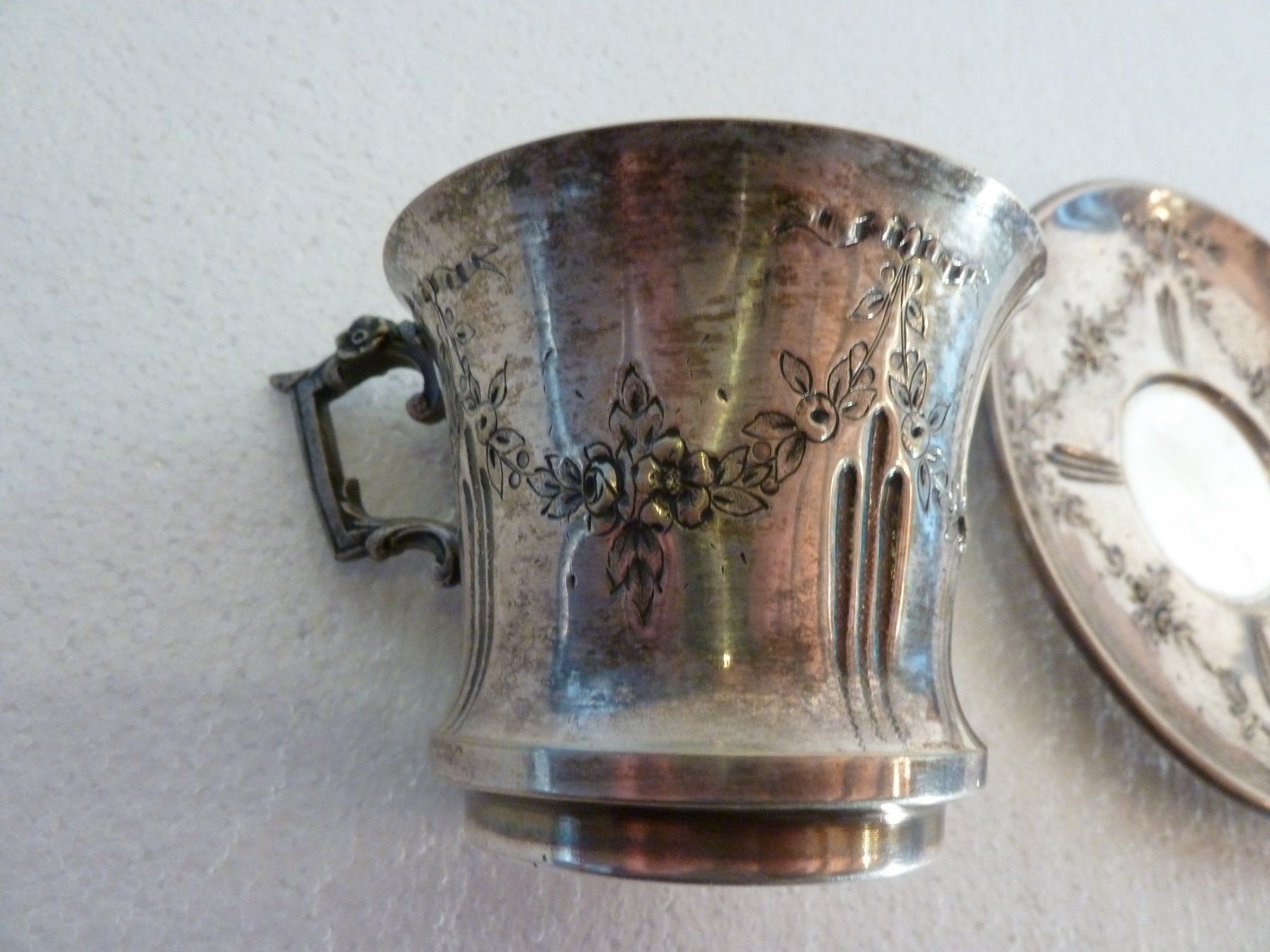 Tassen: Antike Tasse, versilbert – Gebraucht aus Bure von 1319 6