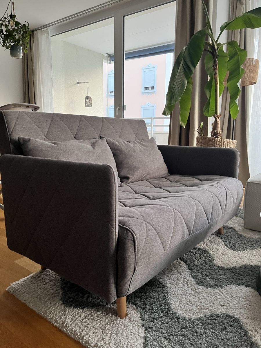 Divani: Klappsofa grau gesteppt mit Kissen – Usato da St. Gallen venduto da ste_k7tp 1