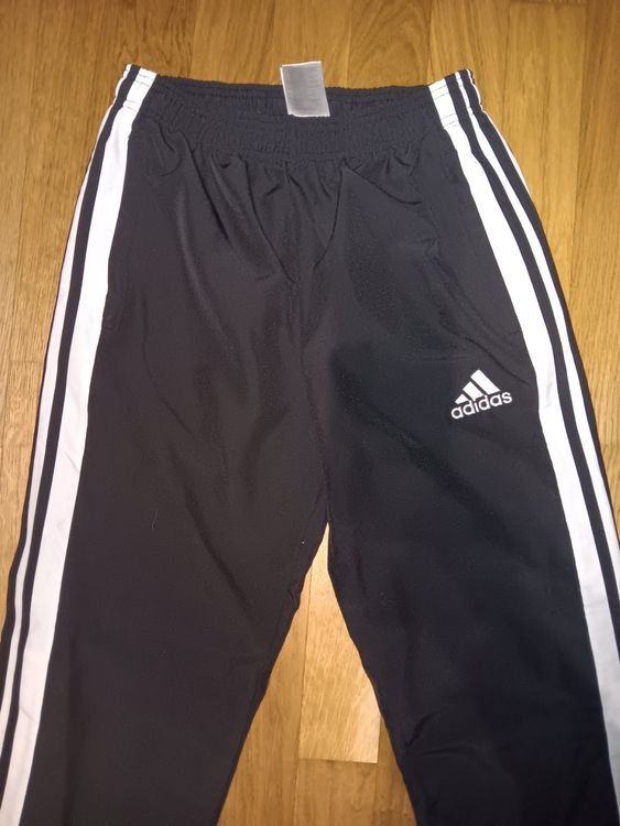 Adidas Pantaloni: Trainingshose Gr. 164 – Nuovo (secondo la descrizione) da Oftringen venduto da joa_bbm2 1