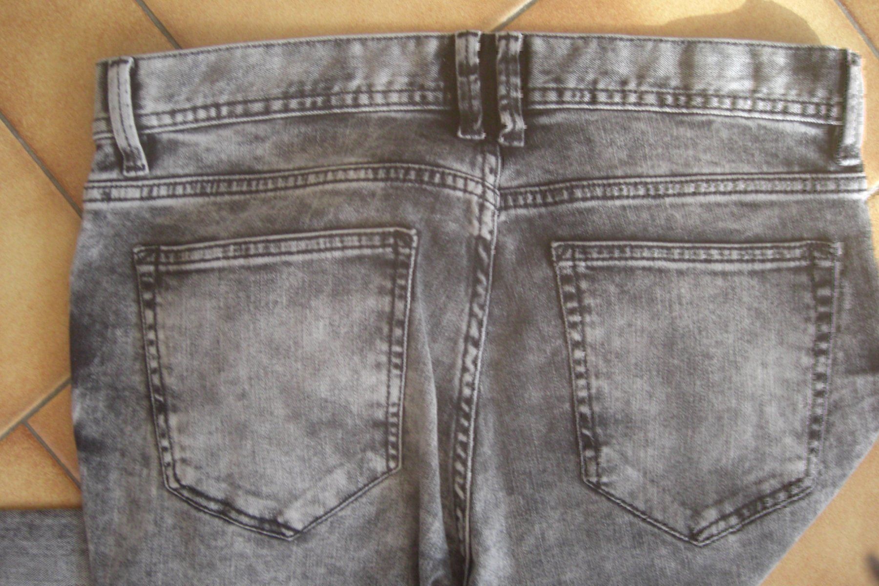 Pantaloni: Pantalon Homme Taille 40 – Usato da Veyrier venduto da kimedovapa 1