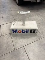 Mobil 1 Beleuchtetes Schild