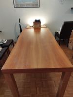 Schöner Holztisch 