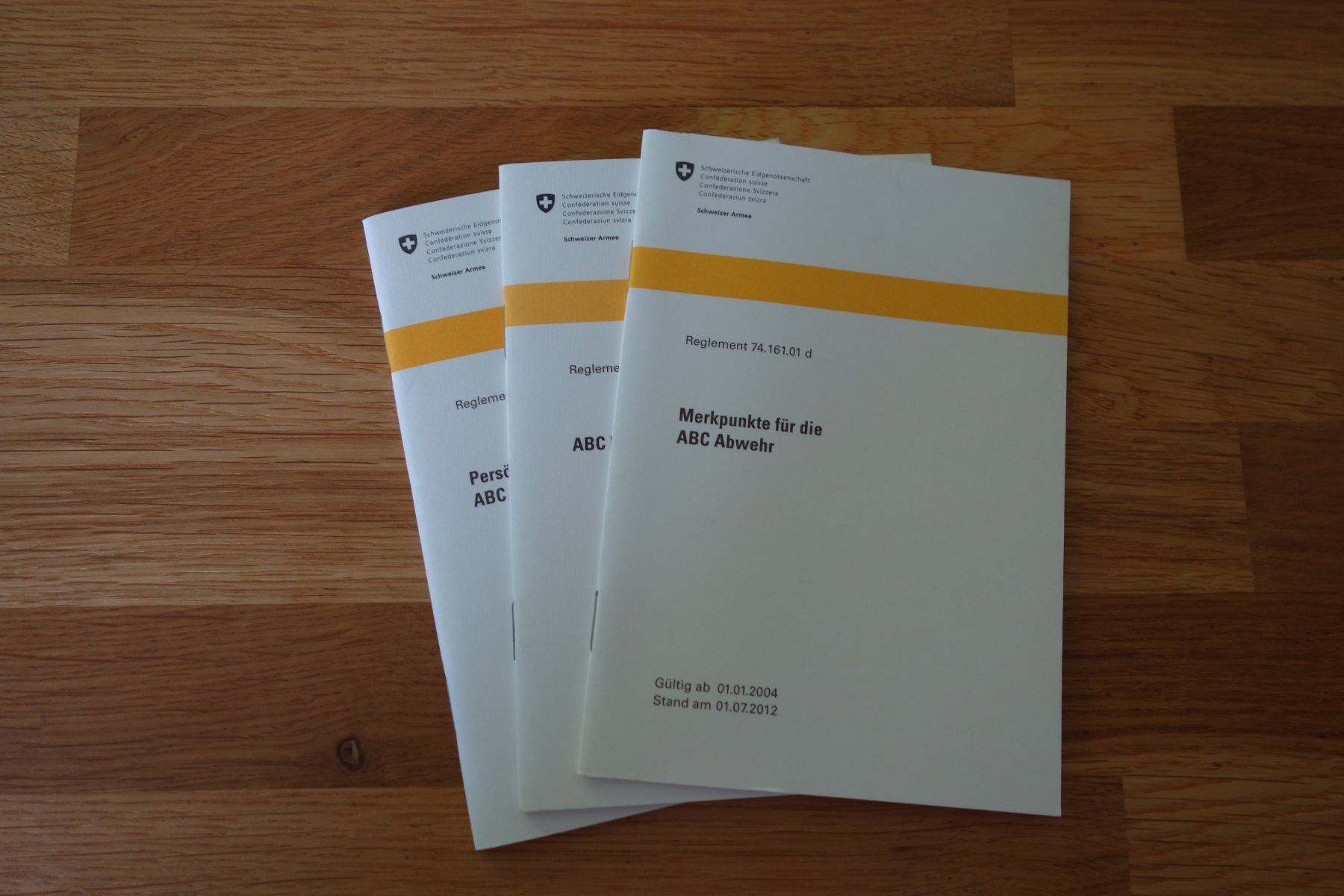 Bücher: ABC Schutz Reglemente Set (Schweizer Armee) – Neu (gemäss Beschreibung) aus Büren NW von Arngrimur