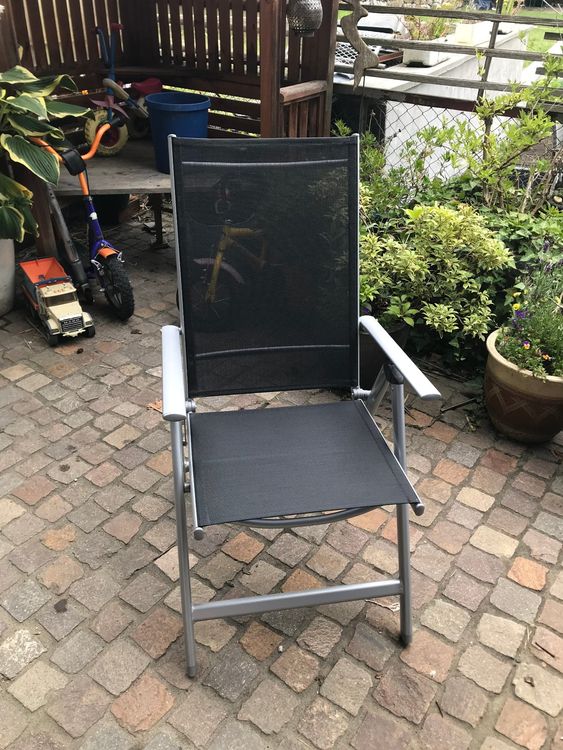 Garten Klappstuhl aus Metall mit Kissen, fast neu Kaufen auf Ricardo