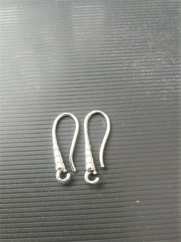 Orecchini pendenti & Orecchini a lobo: Ohrhaken Ohrringe versilbert 20mm – Nuovo (secondo la descrizione) da Alpnachstad venduto da perlengaby