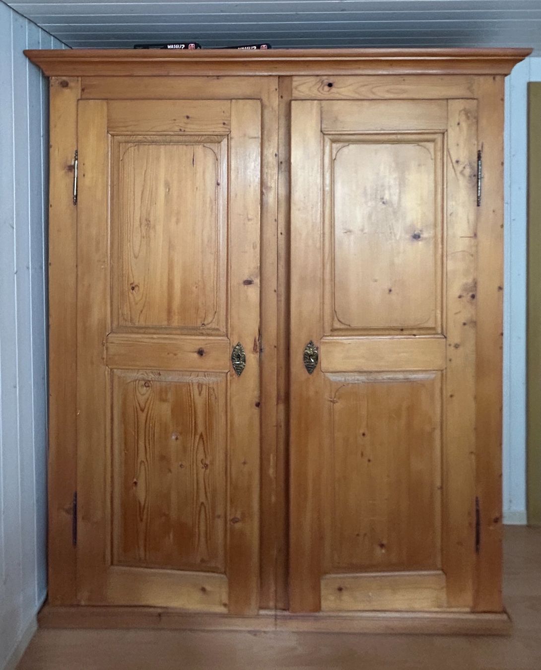 Armoires: antiker Schrank – D'occasion à Emmetten par carlamak