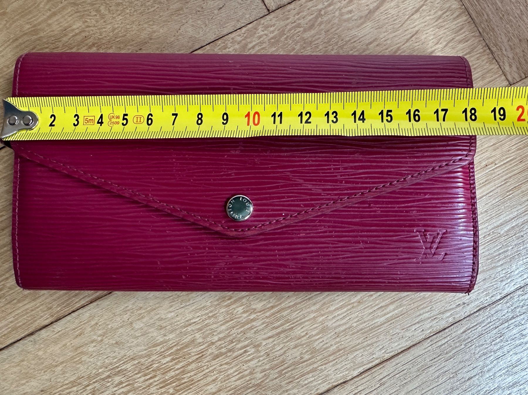 Louis Vuitton Portemonnaie: LV Wallet – Gebraucht aus Zürich von  1