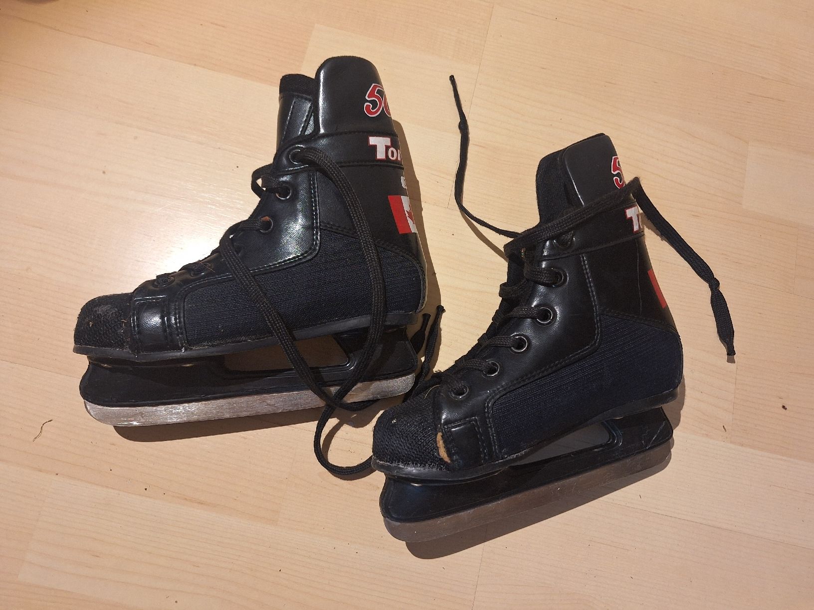 Pattini da ghiaccio: Kinder Schlittschuhe – Usato da Ipsach venduto da nik_6hkj