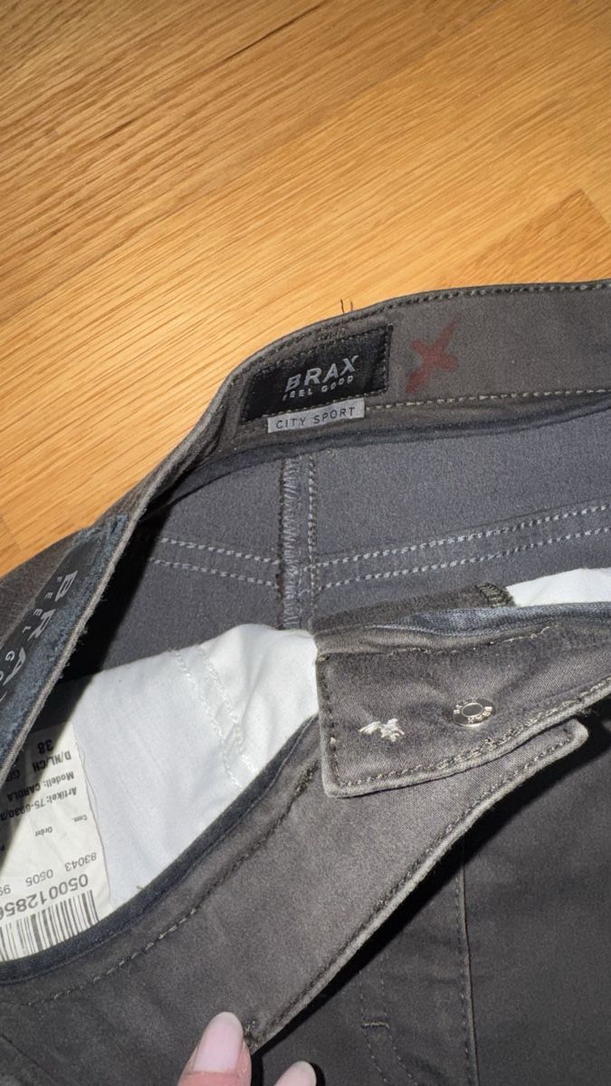 Brax Jeans: Hose von Brax, 38, Armygrün – Usato da Gümligen venduto da morticiaaddams 1