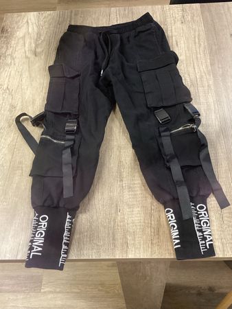 Kinder Cargo Hose schwarzGrösse ca 140, keine etikette, 7-8j