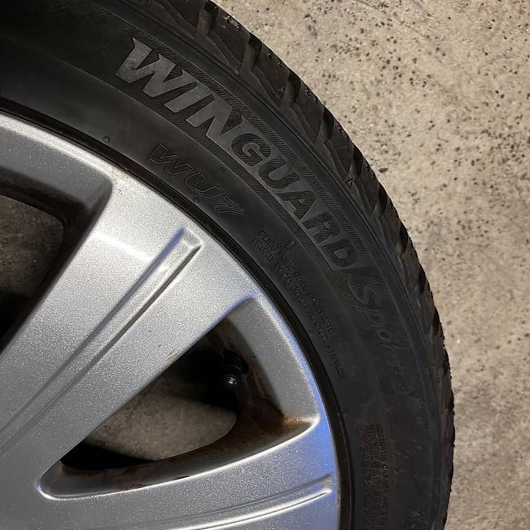 Skoda Pneus & Kompletträder: 4 x Winterräder 17 Zoll - Skoda Octavia Skoda Yeti - 5.6mm – Gebraucht aus Gipf-Oberfrick von car4y0u 5