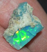 Edelstein L-8035 – Äthiopischer Paraiba Opal roh 14x11mm 4.8