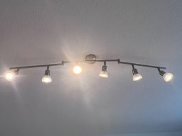 Deckenleuchte mit 6 verstellbaren Spots, silber