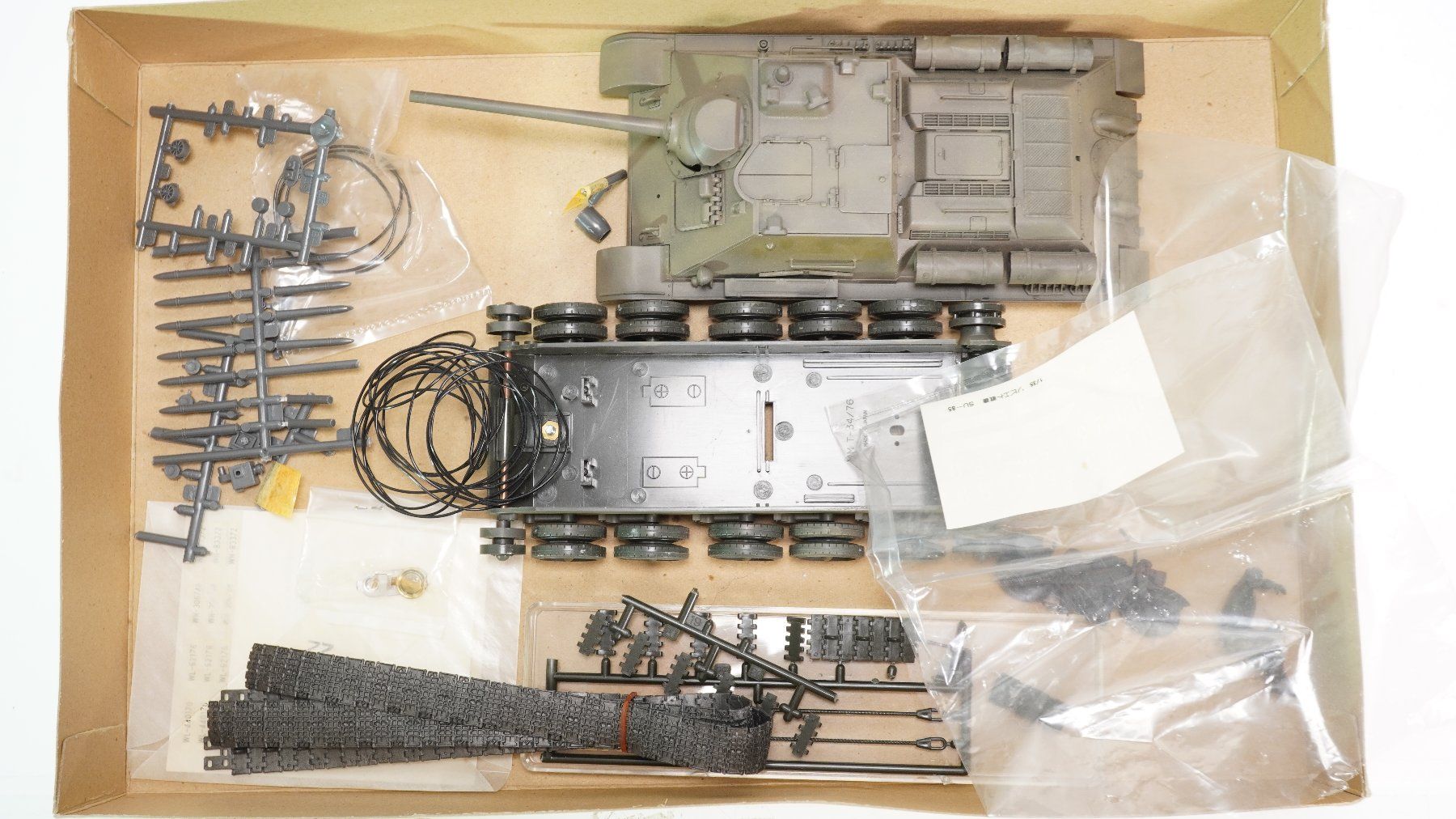 Kit di modellismo & Modellini statici: e55 ca 1:35 Panzerteile, Ketten, Chassis etc | Bastelware – Usato da Thun venduto da evinka_gmbh 1