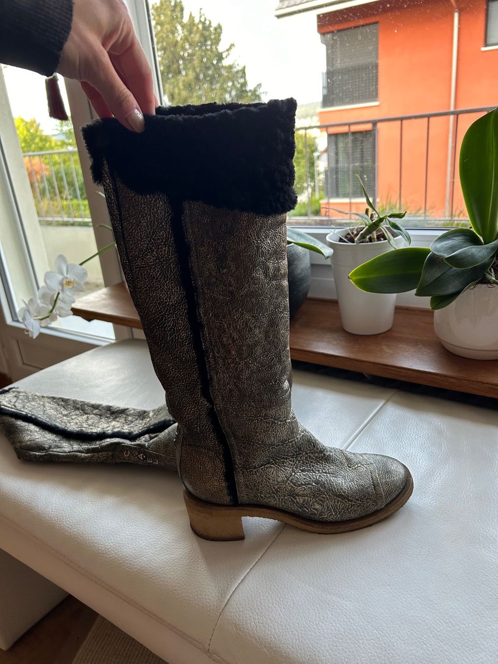 Chanel Scarpe da donna: Chanel sheering boots (37.5) – Usato da Rüschlikon venduto da Tey_sl 8