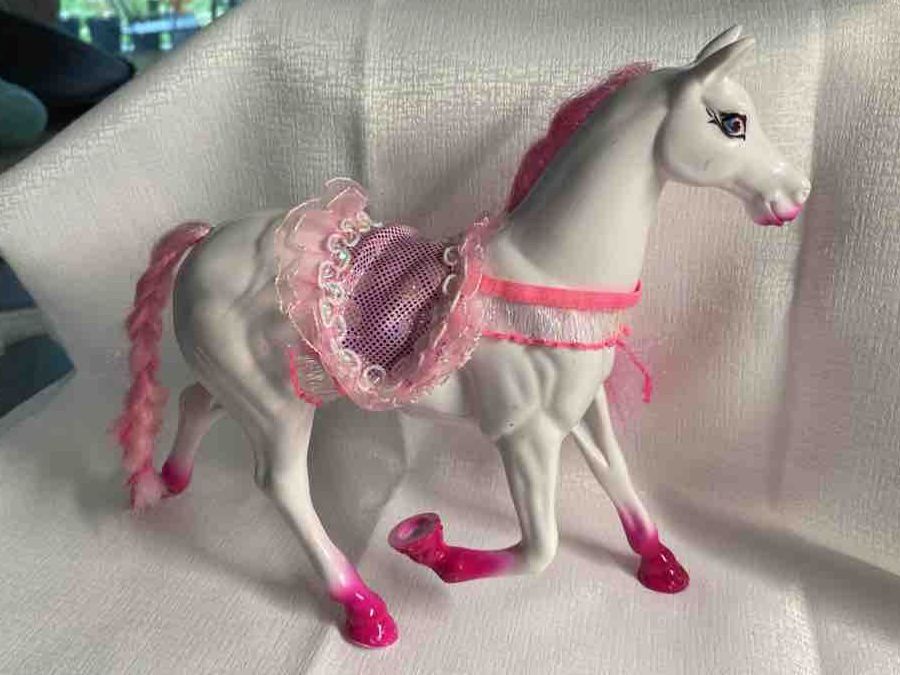 Giocattoli: Pferd weiss rosa – Usato da Hausen AG venduto da corinne_g 3