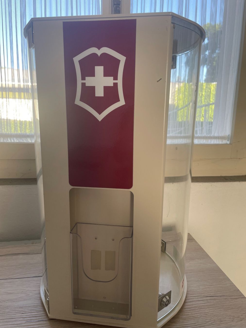 Victorinox Coltelli tascabile: Sammlervitrine für Sackmesser – Usato da Tennwil venduto da Foxcat 2