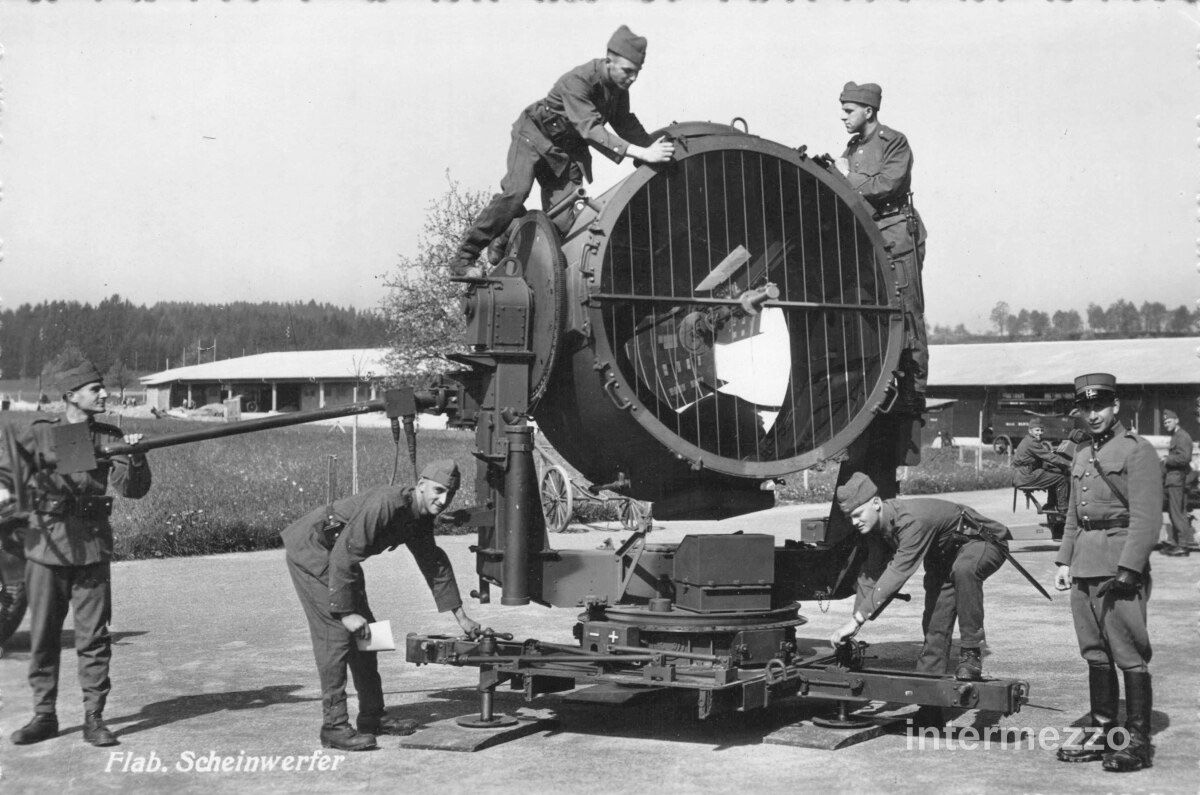 Cartoline postali: Militär // Flab Scheinwerfer Soldaten // Schweizer Armee – Usato da Basel venduto da intermezzo12